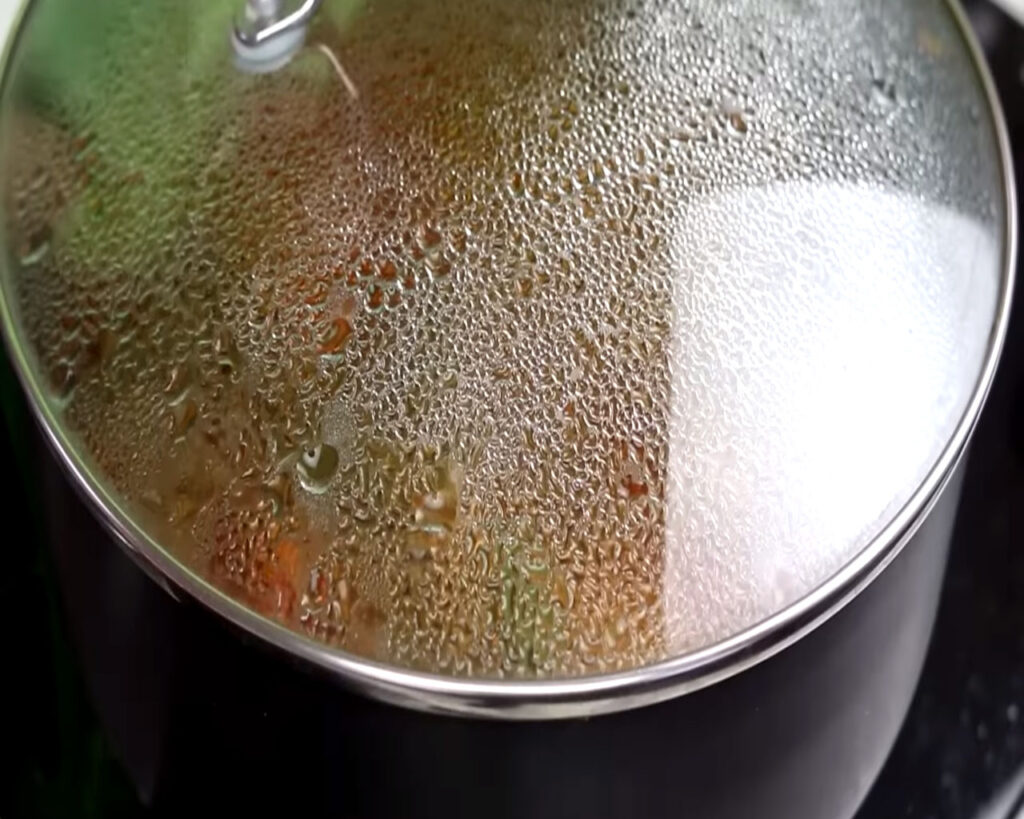 cooking bhindi masala final step