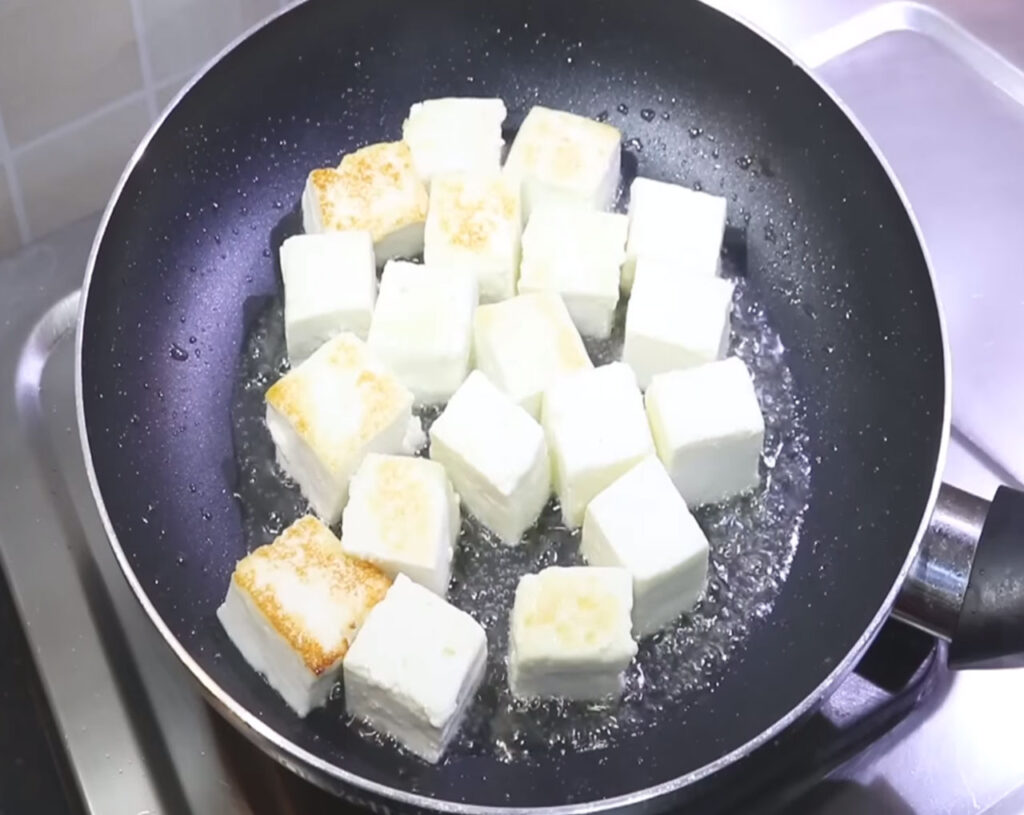 lightly fry the paneer cubes for shahi paneer recipe step 1