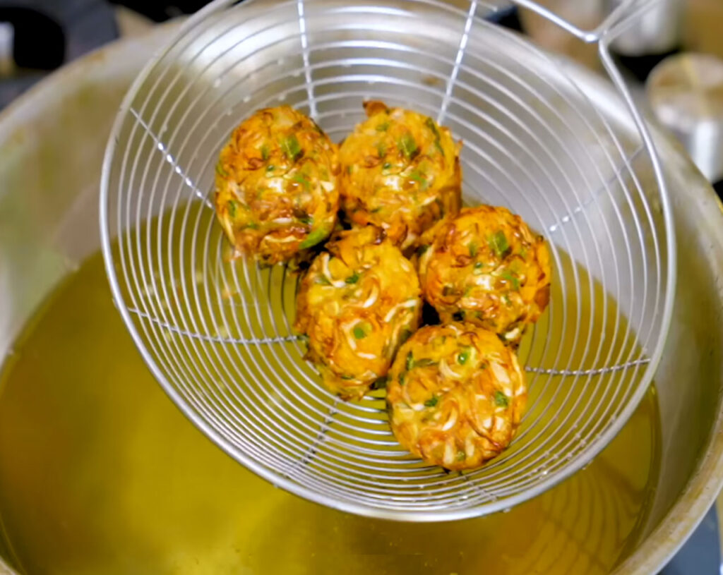 perfectly fried golden brown, crispy veg manchurian balls