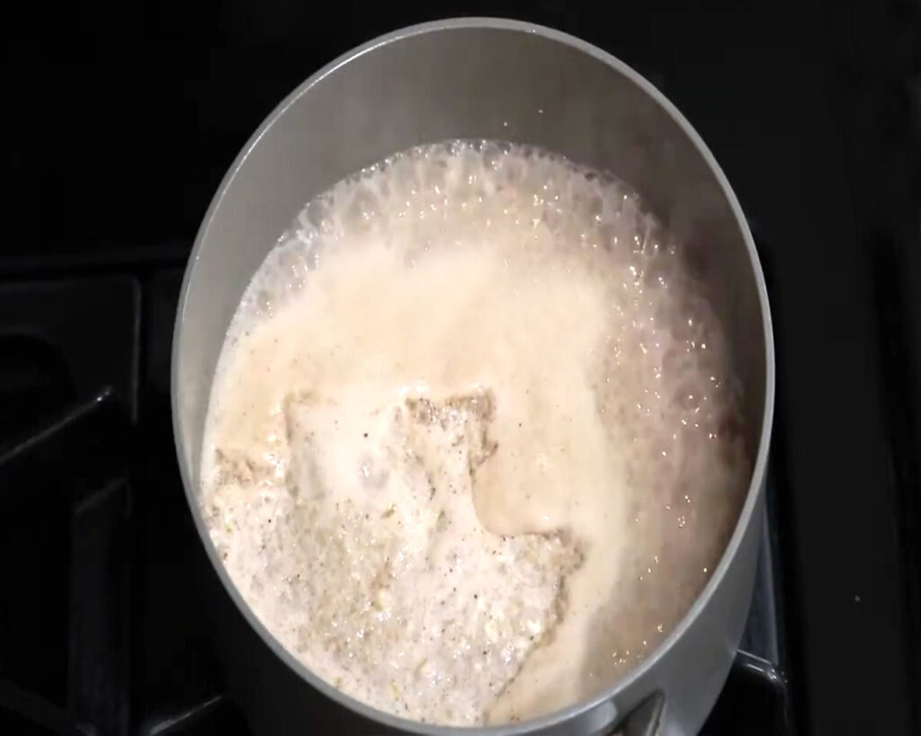 Cooking oats with milk and honey