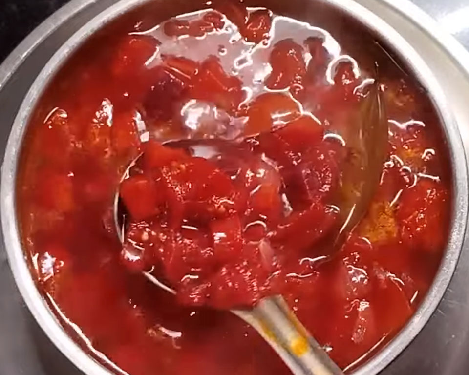 Pressure cooked tomatoes soup mixture for making tomato soup